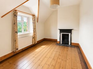 Bedroom- click for photo gallery